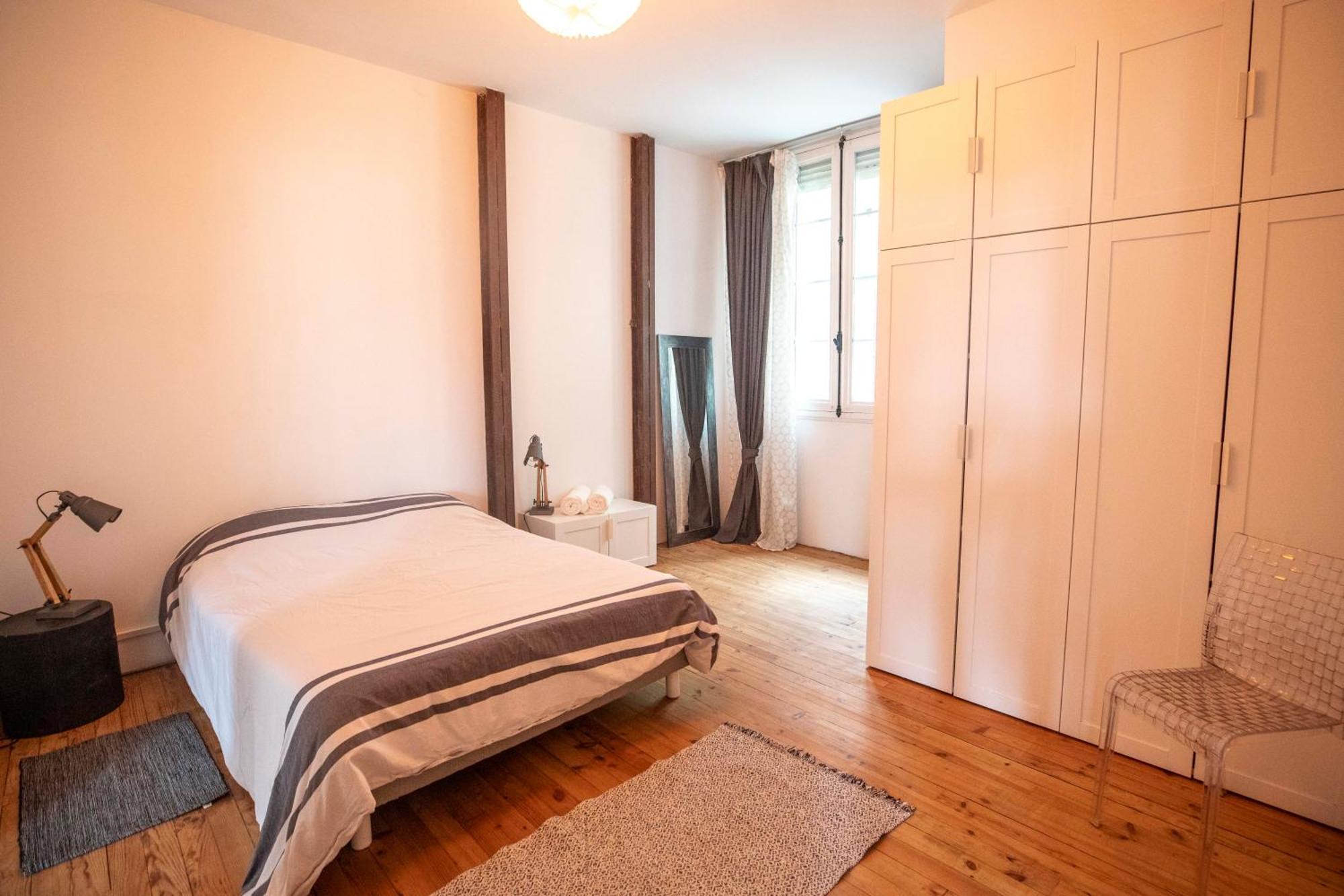 L'Appartement Lieu De Qualite En Centre Ville De โป ภายนอก รูปภาพ